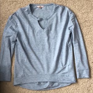 Omg sleeve keyhole shirt